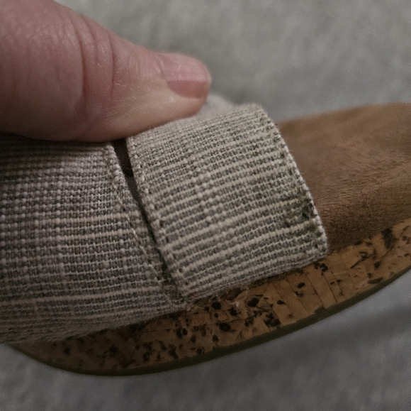 Toms Clarissa Gray and Brown Cork Wedge Sandals Size 7 - Picture 9 of 11